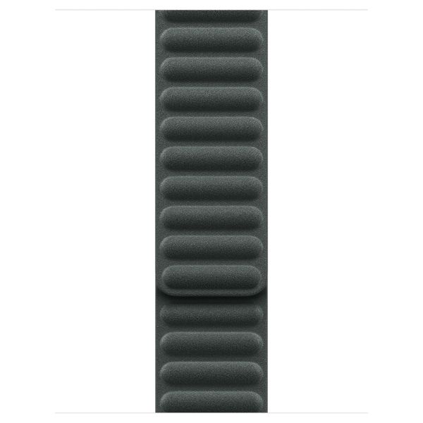 Apple Armband mit Magnetverschluss FineWoven für die Apple Watch Series 1-9 / SE - 38/40/41 mm / Series 10 - 42 mm - Größe S/M - Evergreen