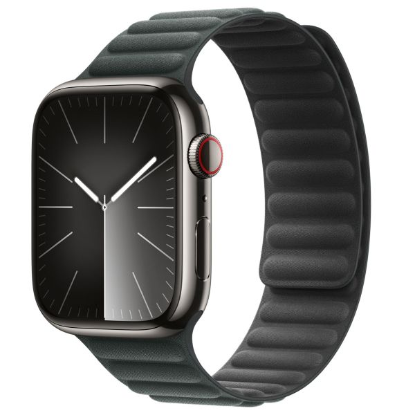 Apple Armband mit Magnetverschluss FineWoven für die Apple Watch Series 1-10 / SE / Ultra (2) - 42/44/45/46/49 mm - Größe M/L - Evergreen