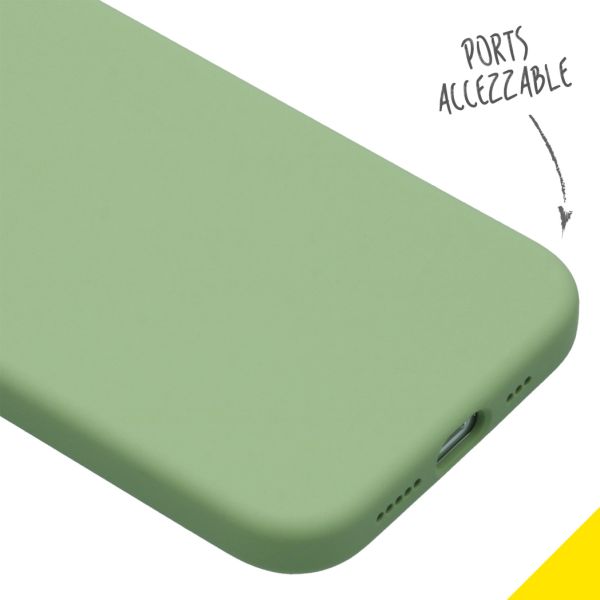 Accezz Liquid Silikoncase für das iPhone 12 (Pro) - Grün