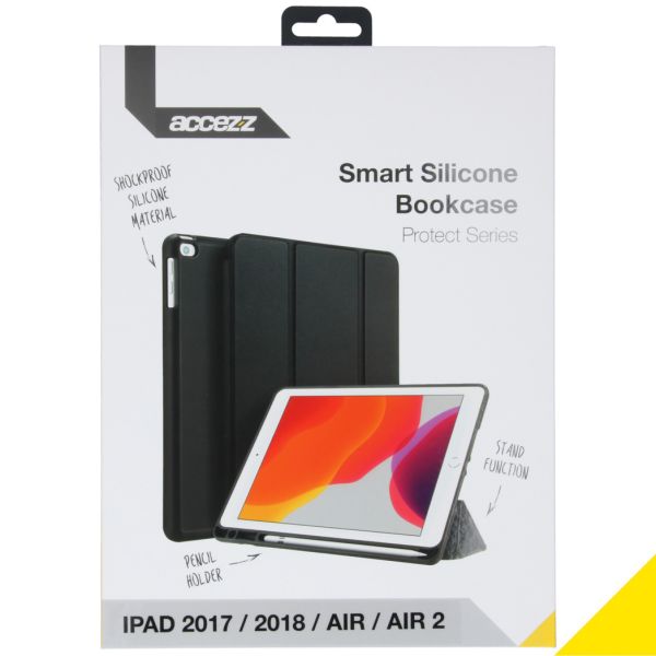 Accezz Smart Silicone Klapphülle iPad 6 (2018) 9.7 Zoll / iPad 5 (2017) 9.7 Zoll / Air 2 (2014) / Air 1 (2013) - Schwarz