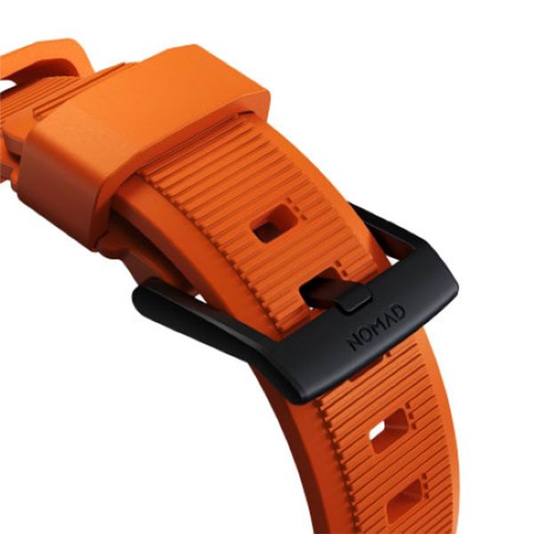 Nomad Robustes Armband FKM für die Apple Watch Series 1-10 / SE / Ultra (2) - 42/44/45/46/49 mm - Schwarz/Orange