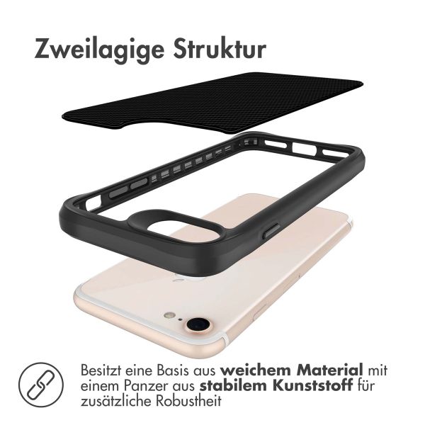 imoshion Rugged Hybrid Carbon Case für das iPhone SE (2022 / 2020) / 8 / 7 - Schwarz