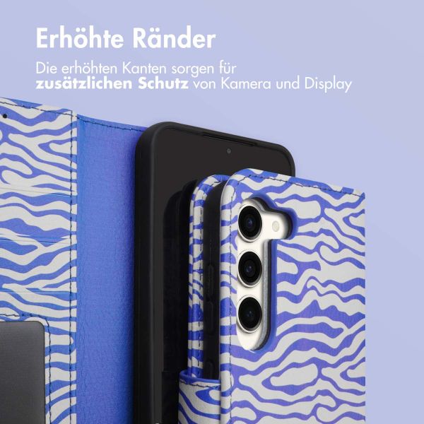 imoshion ﻿Design Klapphülle für das Samsung Galaxy S23 - White Blue Stripes