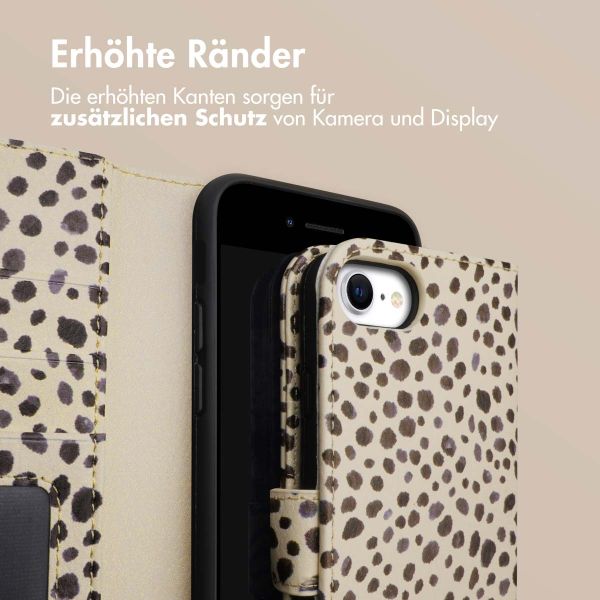 imoshion ﻿Design Klapphülle für das iPhone SE (2022 / 2020) / 8 / 7 / 6(s) - Black And White Dots