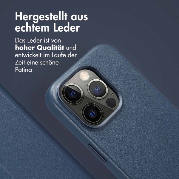 Accezz 2-in-1 Klapphülle aus Leder mit MagSafe für das iPhone 15 Pro - Nightfall Blue