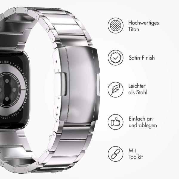 Accezz Glänzendes Titanstahlarmband für die Apple Watch Series 1-9 / SE – 38/40/41 mm – Silber