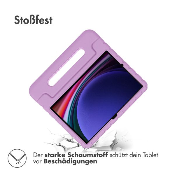 imoshion Schutzhülle mit Handgriff kindersicher für das Samsung Galaxy Tab S9 11.0 Zoll / Tab S9 FE 10.9 Zoll - Lila