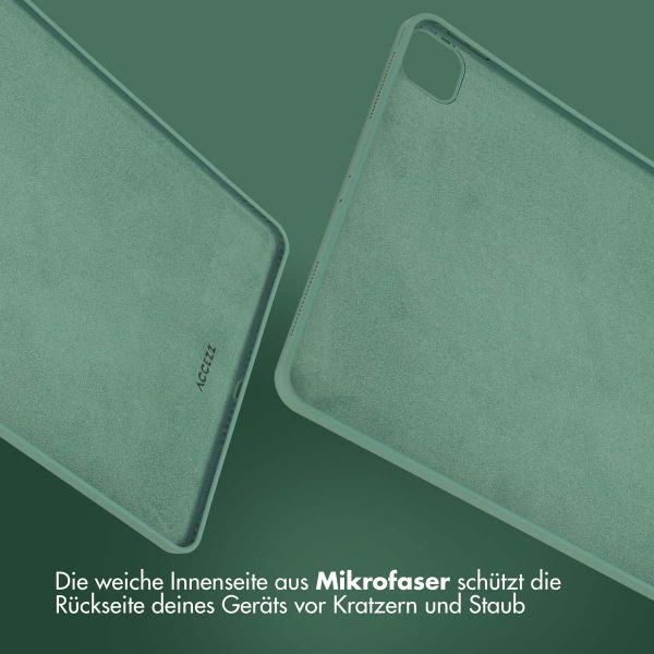 Accezz Liquid Silicone Back Cover mit Stifthalter für das iPad Pro 12.9 (2022) / Pro 12.9 (2021) / Pro 12.9 (2020) - Dunkelgrün