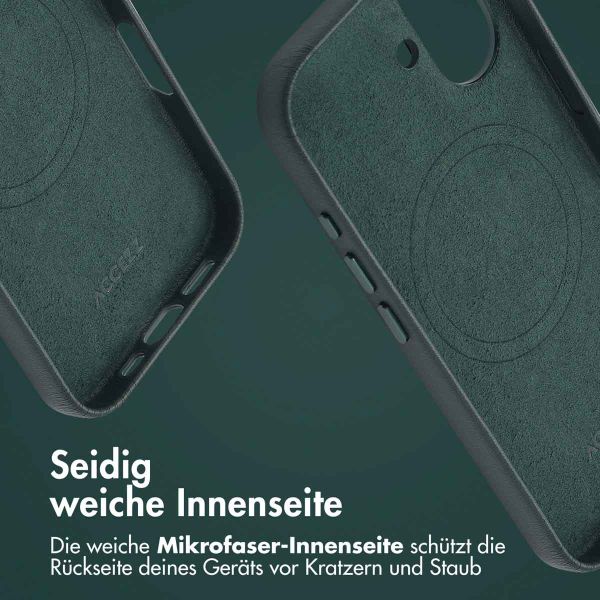 Accezz MagSafe Leather Backcover für das iPhone 16 - Cedar Green