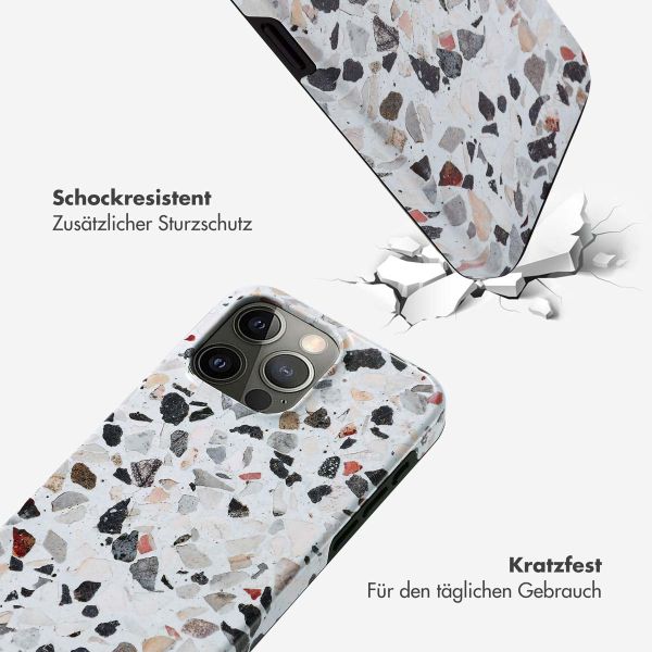Selencia Vivid Back Cover für das iPhone 15 Pro Max - Chic Terazzo
