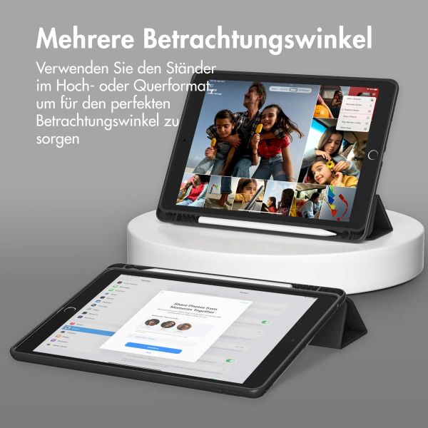 Accezz Smarte Klapphülle aus Silikon für das iPad 6 (2018) 9.7 Zoll / iPad 5 (2017) 9.7 Zoll - Schwarz