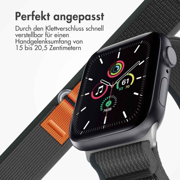 imoshion Nylon-Armband Trail für die Apple Watch Series 1-9 / SE - 38/40/41 mm / Series 10 - 42 mm - Black Grey