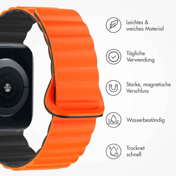 imoshion Silikon-Magnetarmband für die Apple Watch Apple Watch Series 1-9 / SE - 38/40/41 mm / Series 10 - 42 mm - Orange / Schwarz