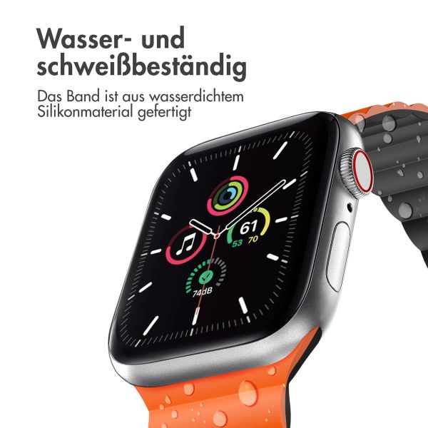 imoshion Silikon-Magnetarmband für die Apple Watch Apple Watch Series 1-9 / SE - 38/40/41 mm / Series 10 - 42 mm - Orange / Schwarz