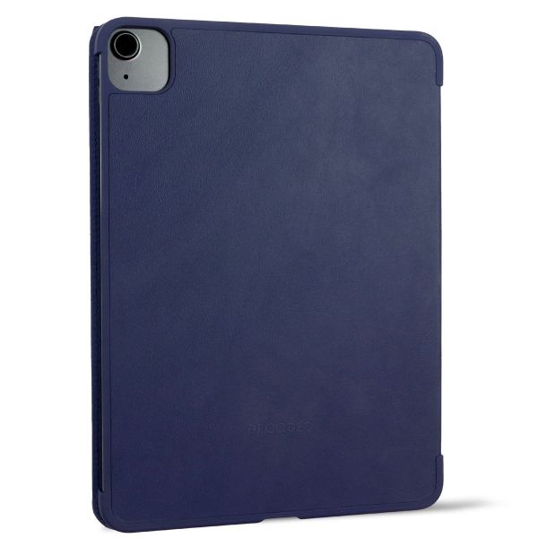 Decoded Textured Sillicon Slim Cover für das iPad Air 11 Zoll (2024) M2 / Air 5 (2022) / Air 4 (2020) - Navy Peony