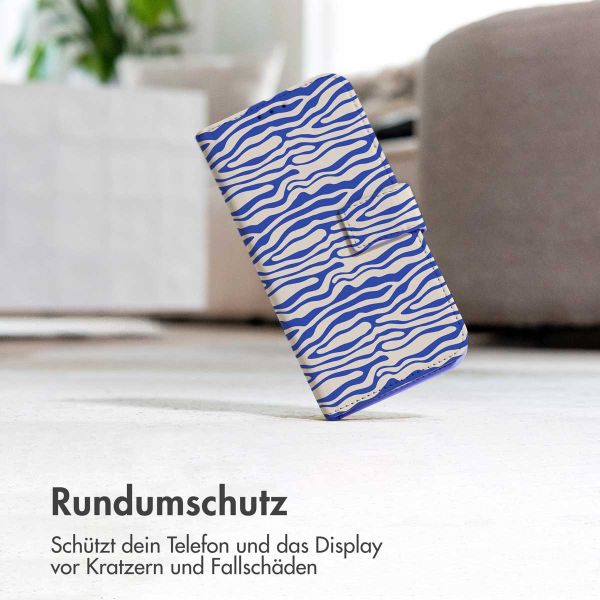 imoshion ﻿Design Klapphülle für das iPhone 12 (Pro) - White Blue Stripes