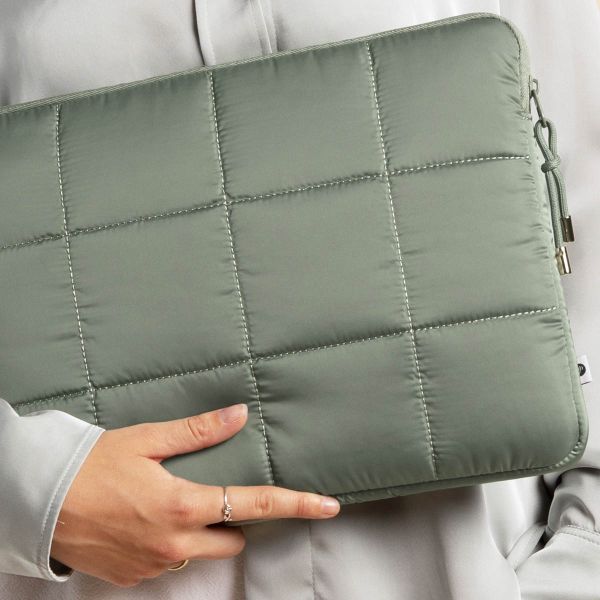 Selencia Puffy Laptop Hülle 13-14 Zoll - Laptop Sleeve - Sage Green