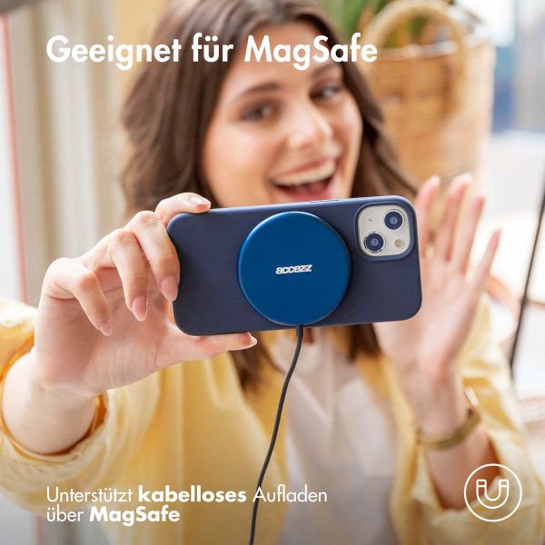 Accezz Liquid Silikoncase mit MagSafe für das iPhone 13 Pro - Dunkelblau