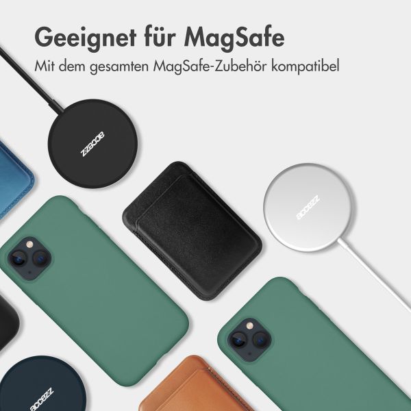 Accezz Liquid Silikoncase mit MagSafe für das iPhone 13 - Grün