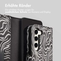 imoshion ﻿Design Klapphülle für das Samsung Galaxy S23 - Black And White
