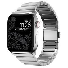 Nomad Magnetisches Stahlgliederarmband für die Apple Watch Series 1-9 / SE / Ultra (2) – 42/44/45/49 mm – Silber