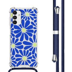 imoshion Design Hülle mit Band für das Samsung Galaxy A13 (5G) - Cobalt Blue Flowers Connect