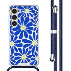 imoshion Design Hülle mit Band für das Samsung Galaxy S23 Plus - Cobalt Blue Flowers Connect