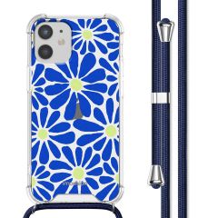 imoshion Design Hülle mit Band für das iPhone 12 Mini - Cobalt Blue Flowers Connect